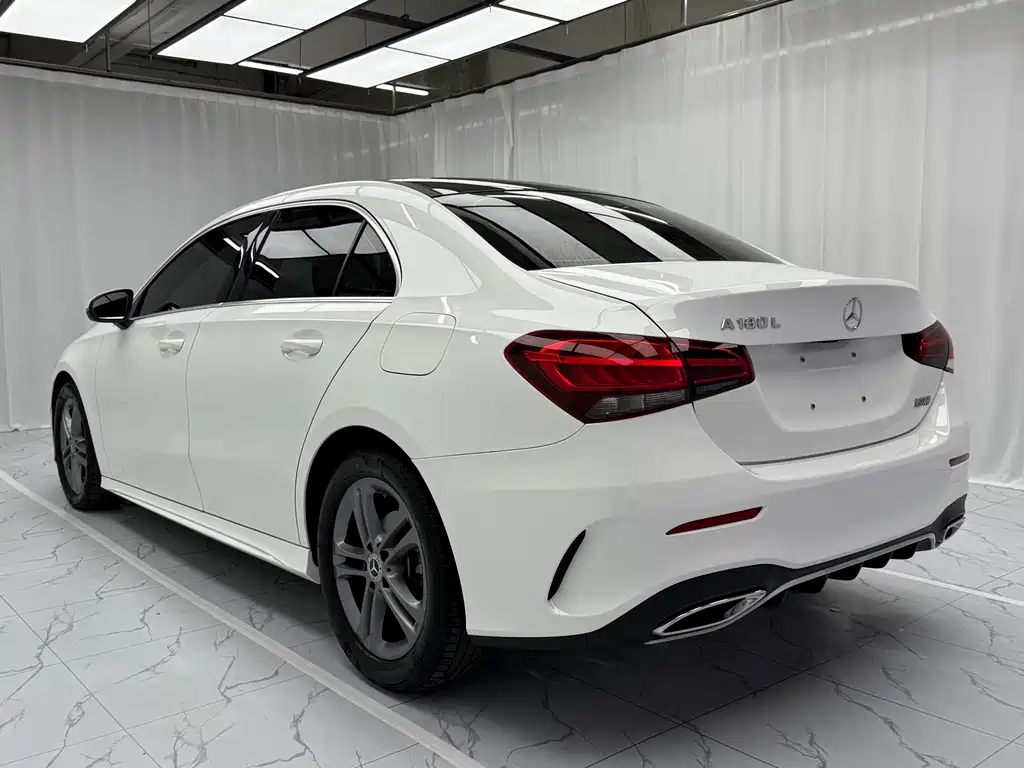 Mercedes-Benz A-Class 2022 — фото 6
