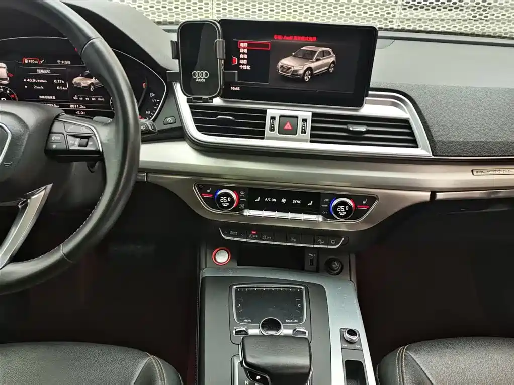 Audi Q5L 2019 — фото 15