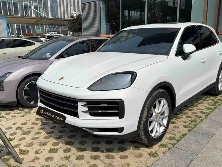 Porsche Cayenne 2023 — фото 1