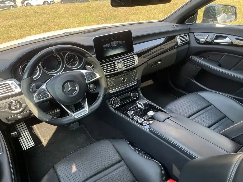 Mercedes-Benz CLS AMG 2015 — фото 18