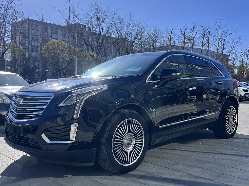 Cadillac XT5 2018 — фото 1