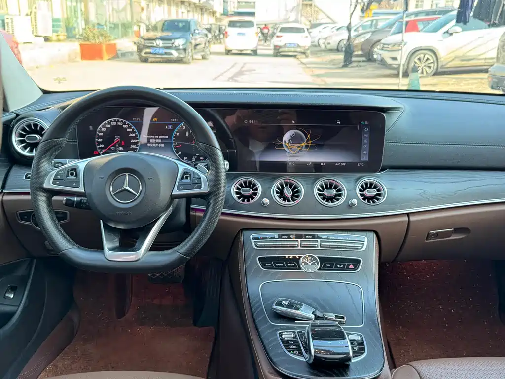 Mercedes-Benz E-Class 2018 — фото 14