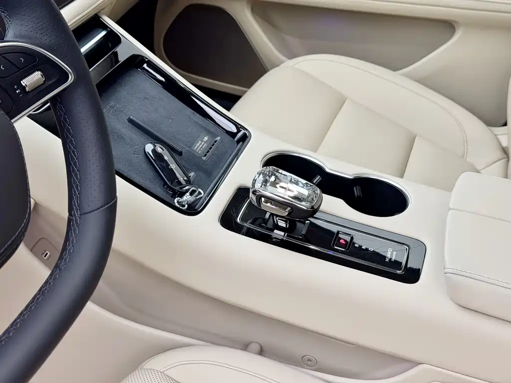 AITO M5 2024 — фото 11