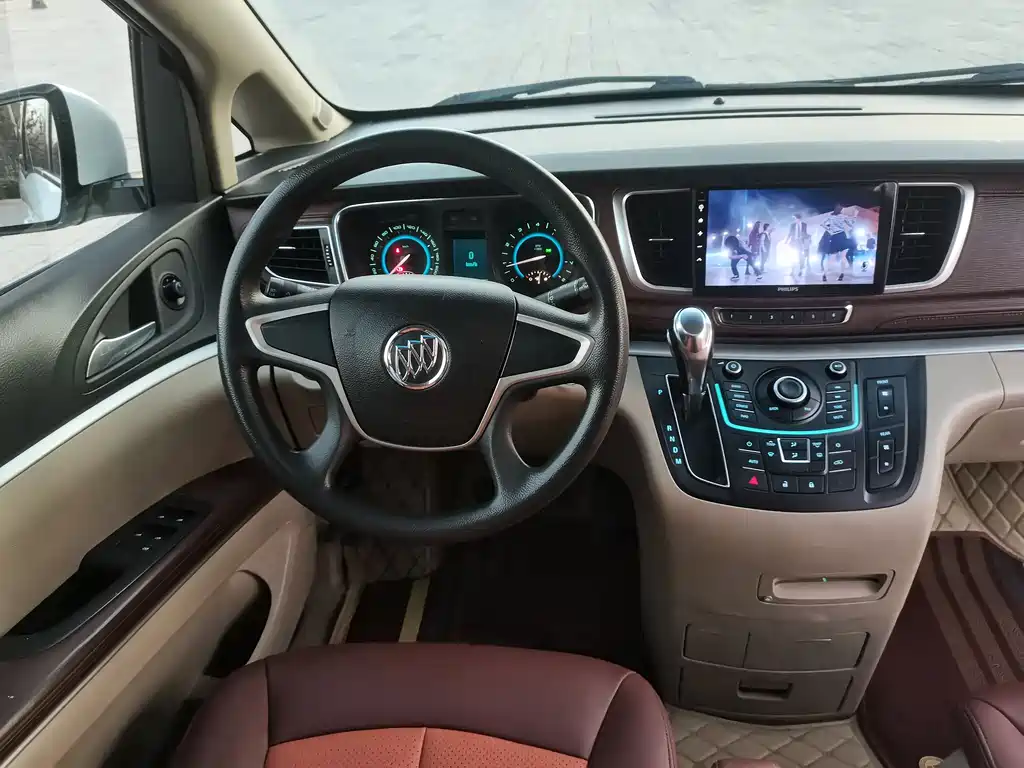 Buick GL8 2016 — фото 17