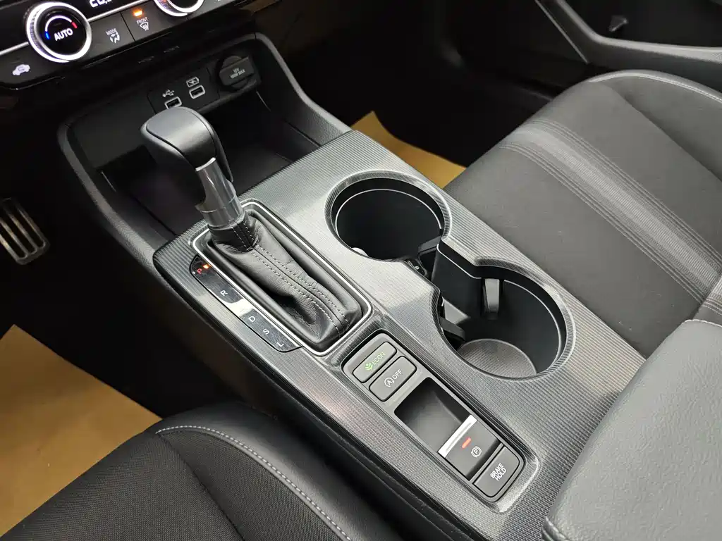 Honda Civic 2023 — фото 25