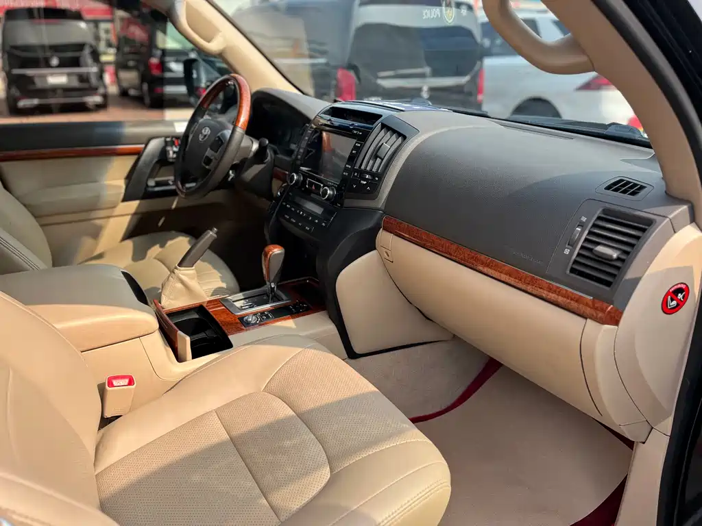 Toyota Land Cruiser 2015 — фото 28