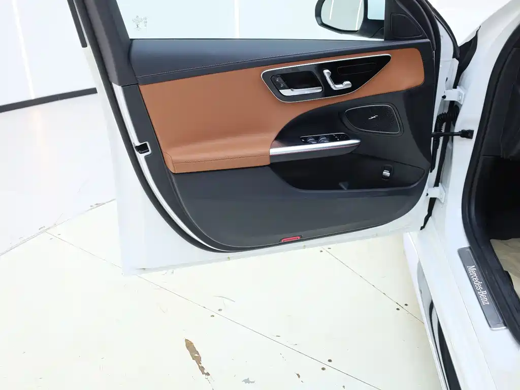 Mercedes-Benz C-Class 2022 — фото 12