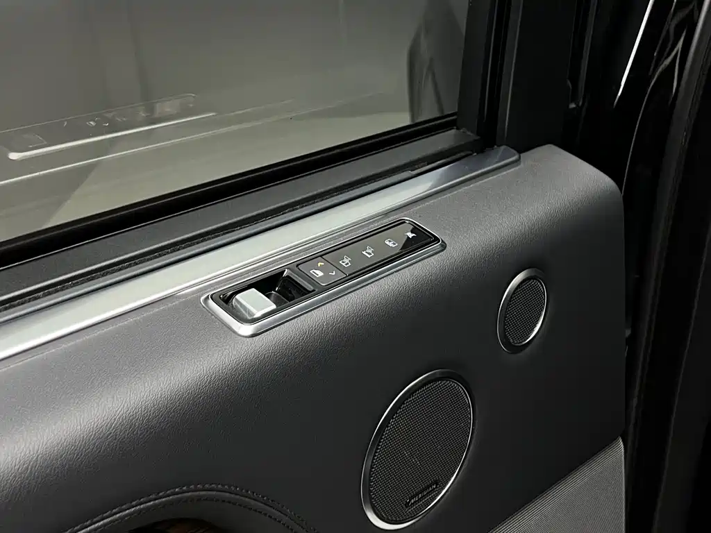 Land Rover Range Rover 2019 — фото 13