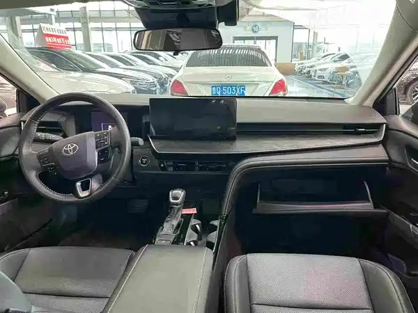 Toyota Camry 2025