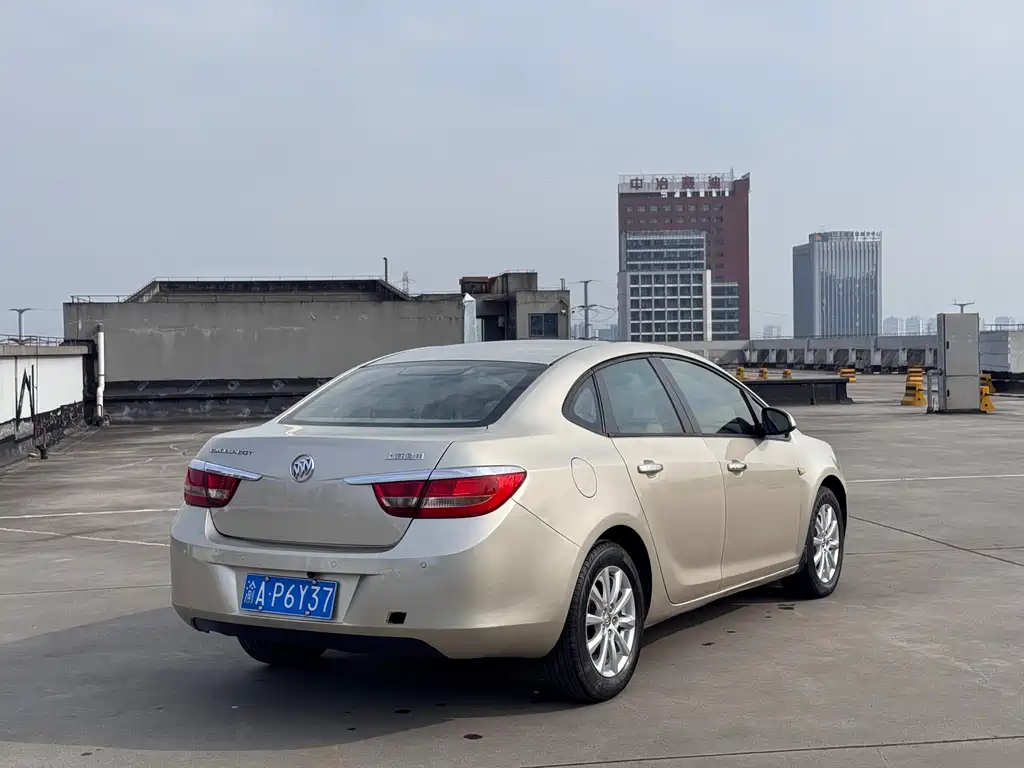 Buick Excelle 2014 — фото 4