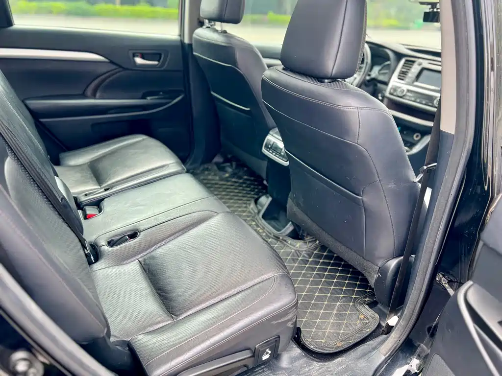 Toyota Highlander 2017 — фото 12