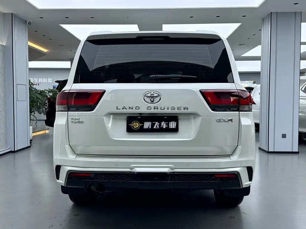 Toyota Land Cruiser 2025 — фото 3