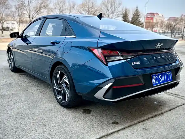 Hyundai Elantra 2023