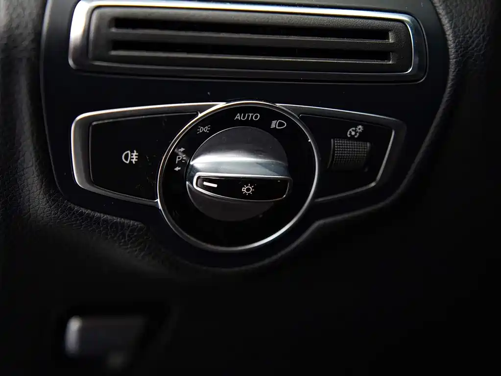 Mercedes-Benz GLC 2016 — фото 10