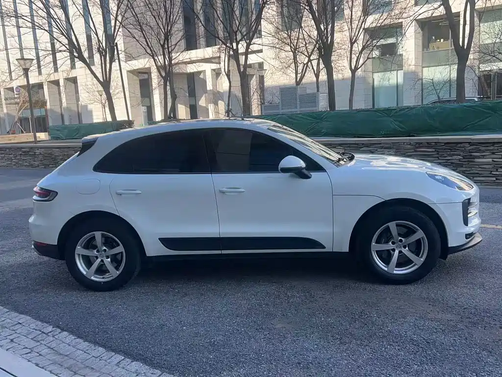Porsche Macan 2021 — фото 4