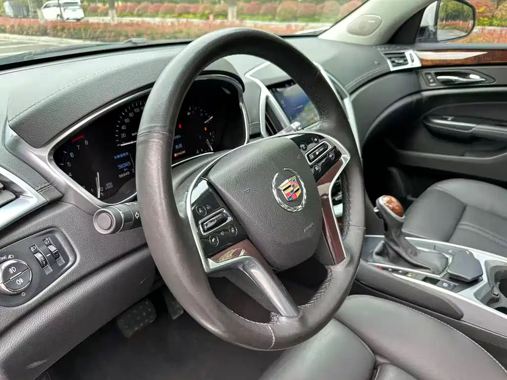 Cadillac SRX 2016 — фото 10