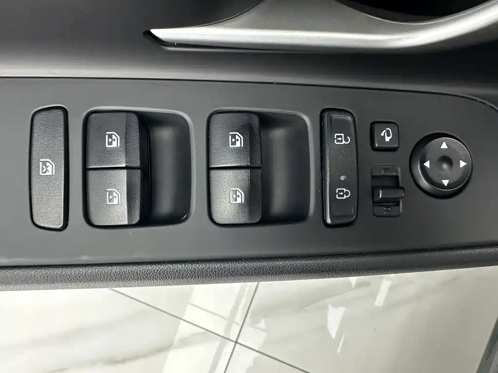 Hyundai Elantra 2022 — фото 12