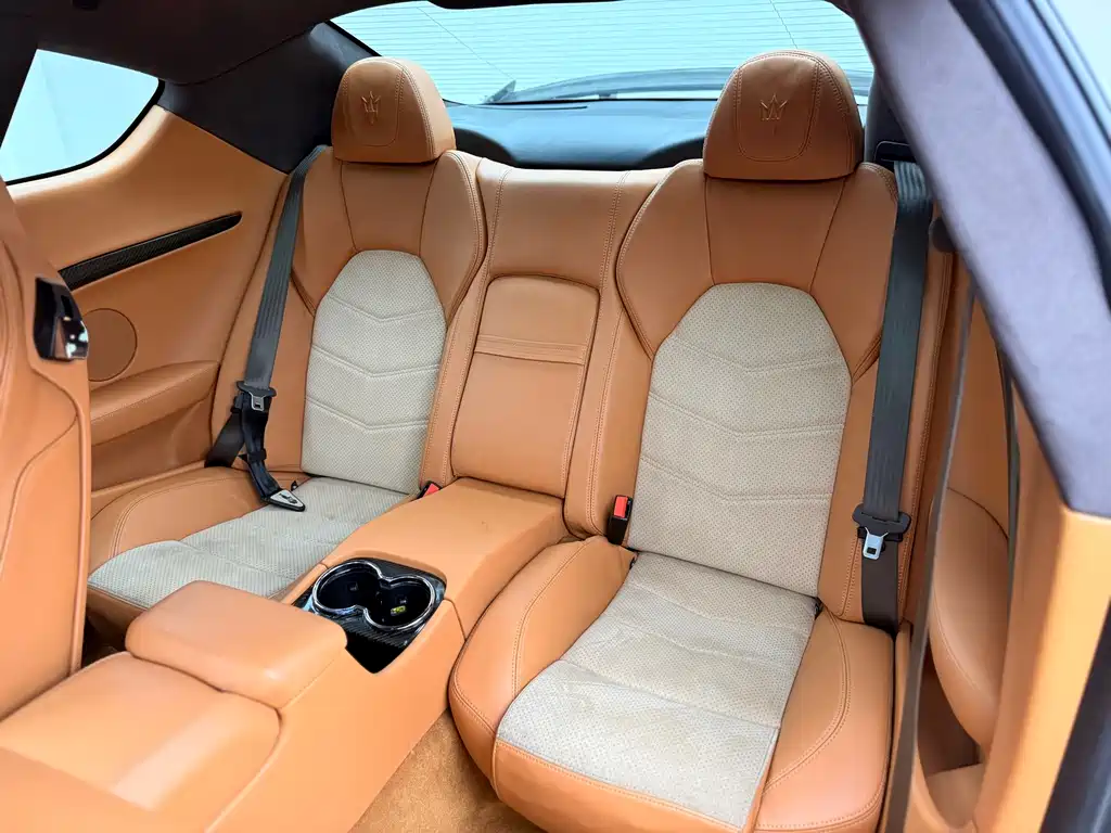 Maserati GranTurismo 2016 — фото 19
