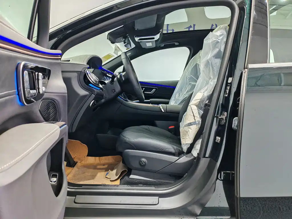 Mercedes-Benz EQS SUV 2025 — фото 11