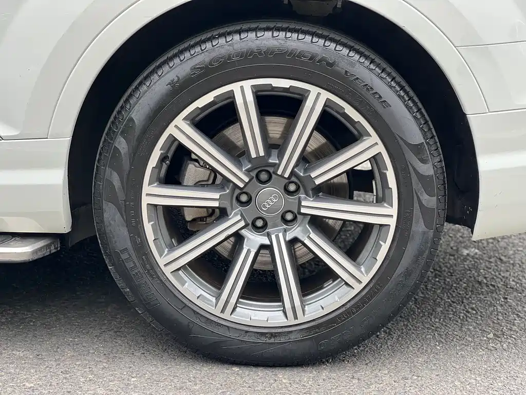 Audi Q7 2017 — фото 20