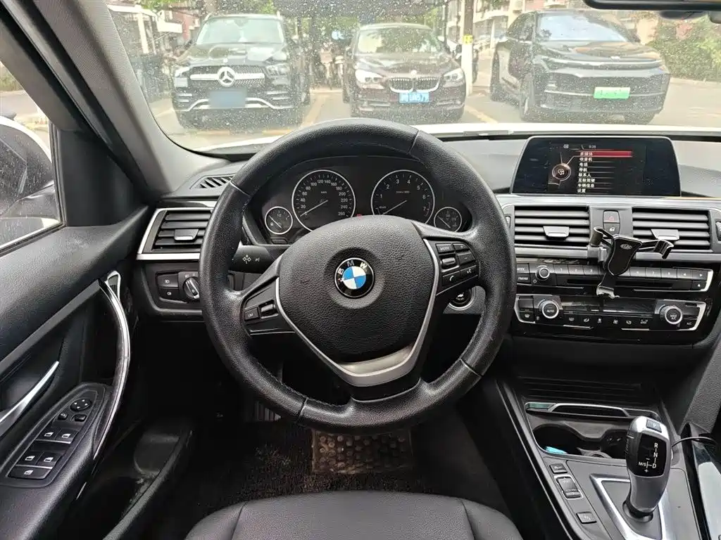 BMW 3 Series 2016 — фото 6
