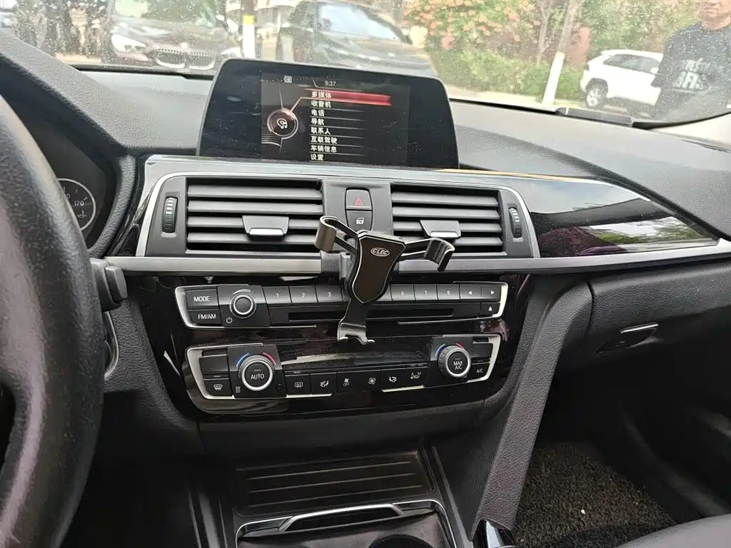 BMW 3 Series 2016 — фото 9