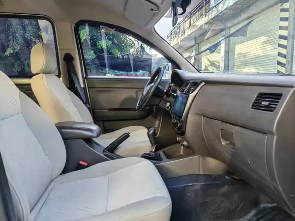 Wuling Rongguang V 2016