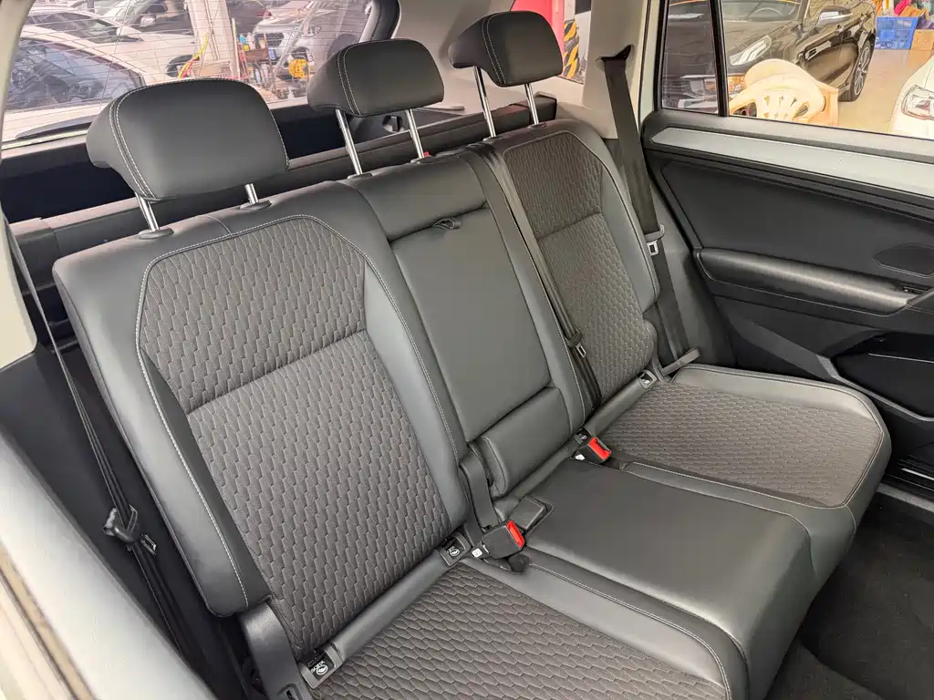 Volkswagen Tiguan L 2019 — фото 16