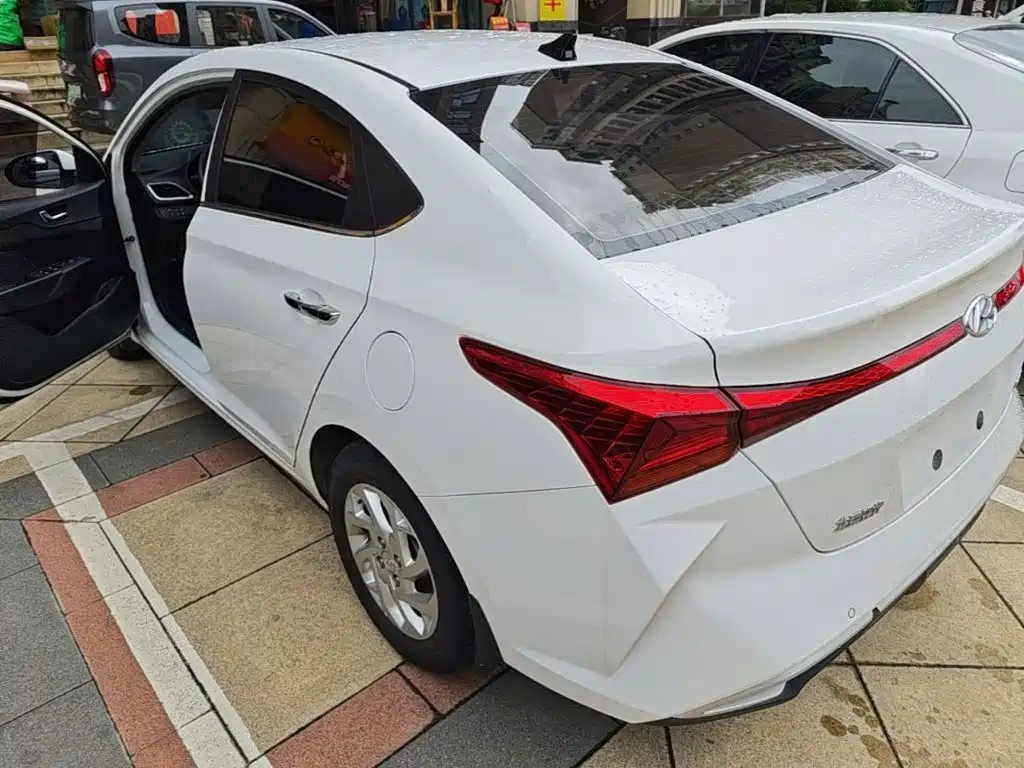 Hyundai Verna 2019 — фото 5