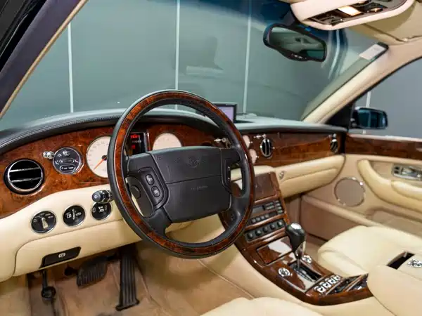 Bentley Elegant 2004