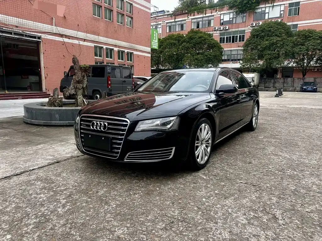 Audi A8 2012