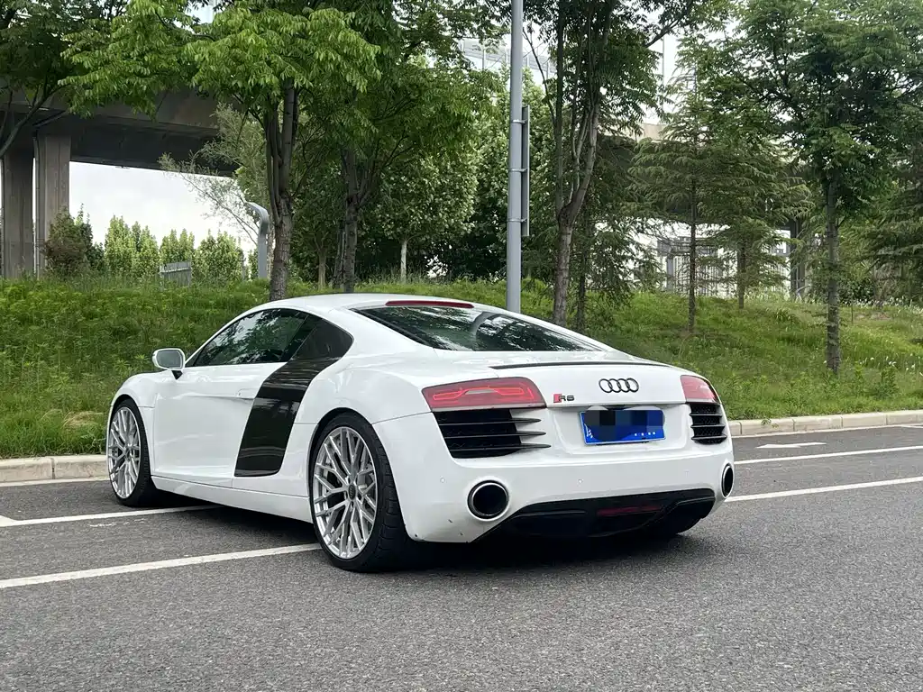 Audi R8 2016 — фото 7