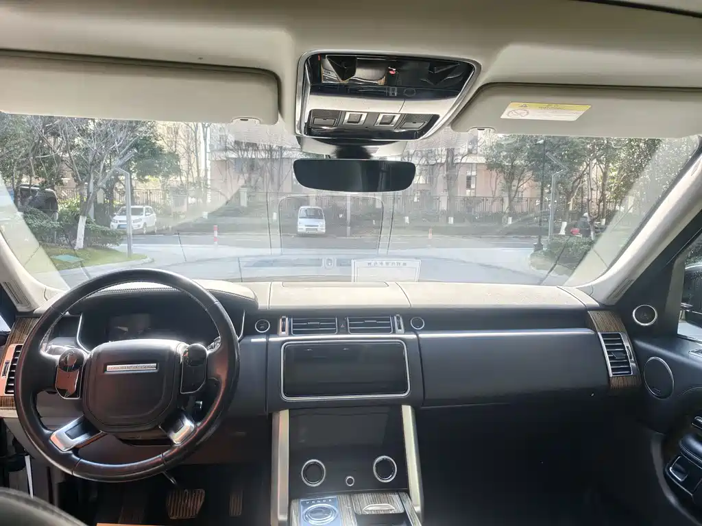 Land Rover Range Rover 2019 — фото 10