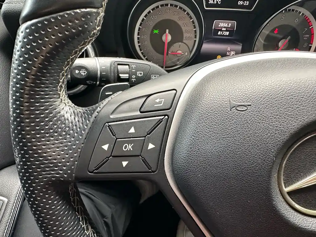 Mercedes-Benz GLA 2015 — фото 16