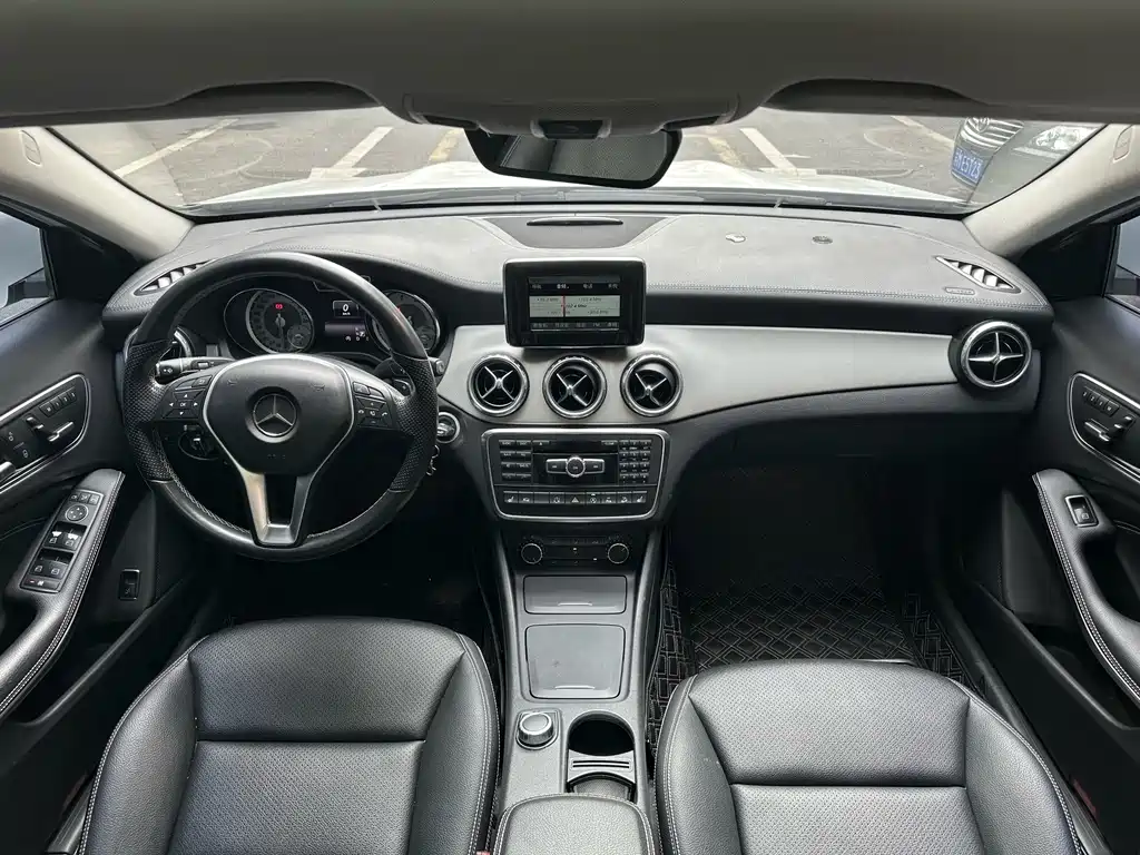 Mercedes-Benz GLA 2015 — фото 13