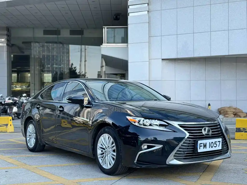 Lexus ES 2015 — фото 3
