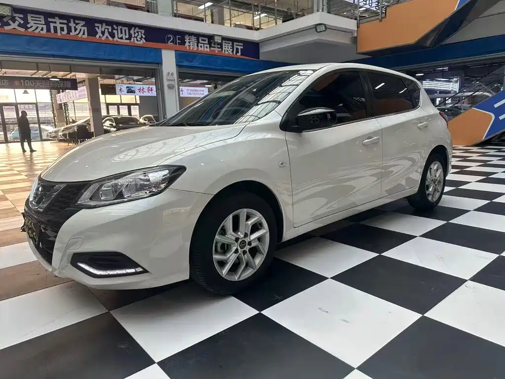 Nissan Tiida 2022 — фото 1