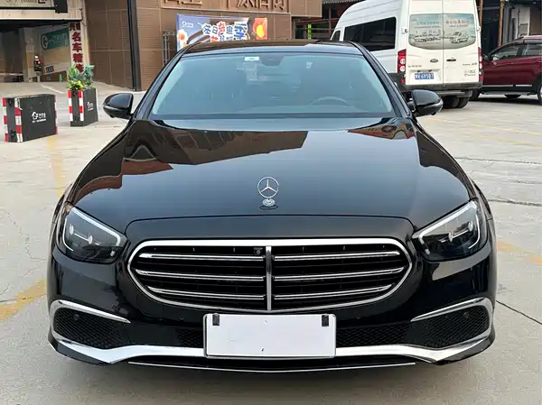 Mercedes-Benz E-Class 2022