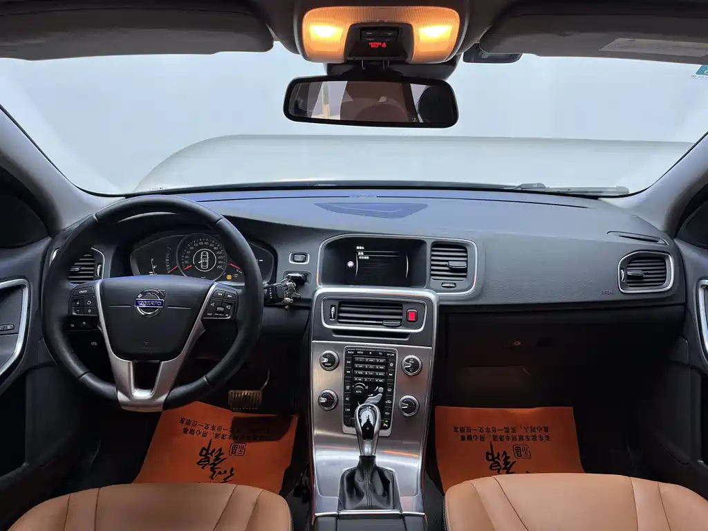 Volvo S60 2017 — фото 10