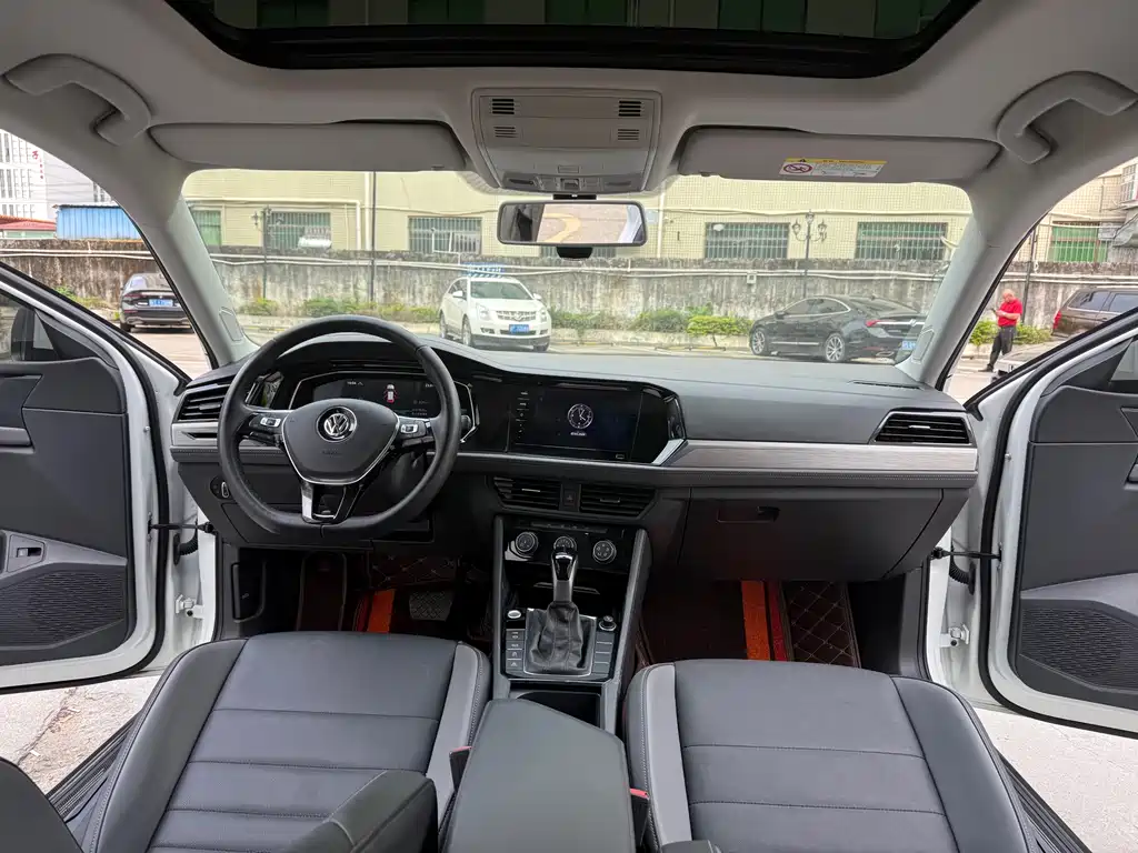 Volkswagen Sagitar 2021