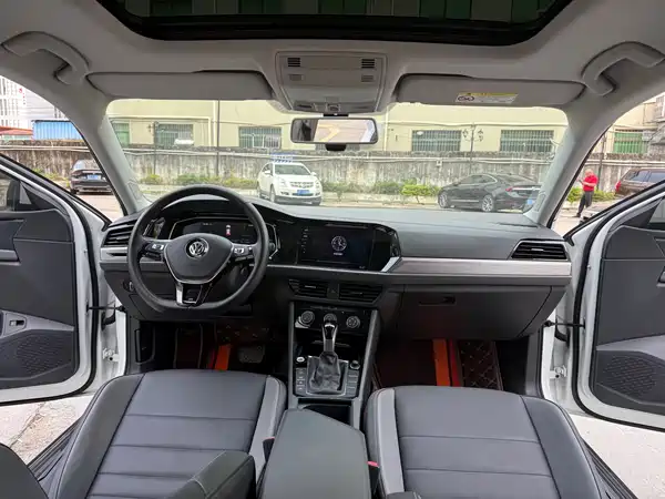 Volkswagen Sagitar 2021