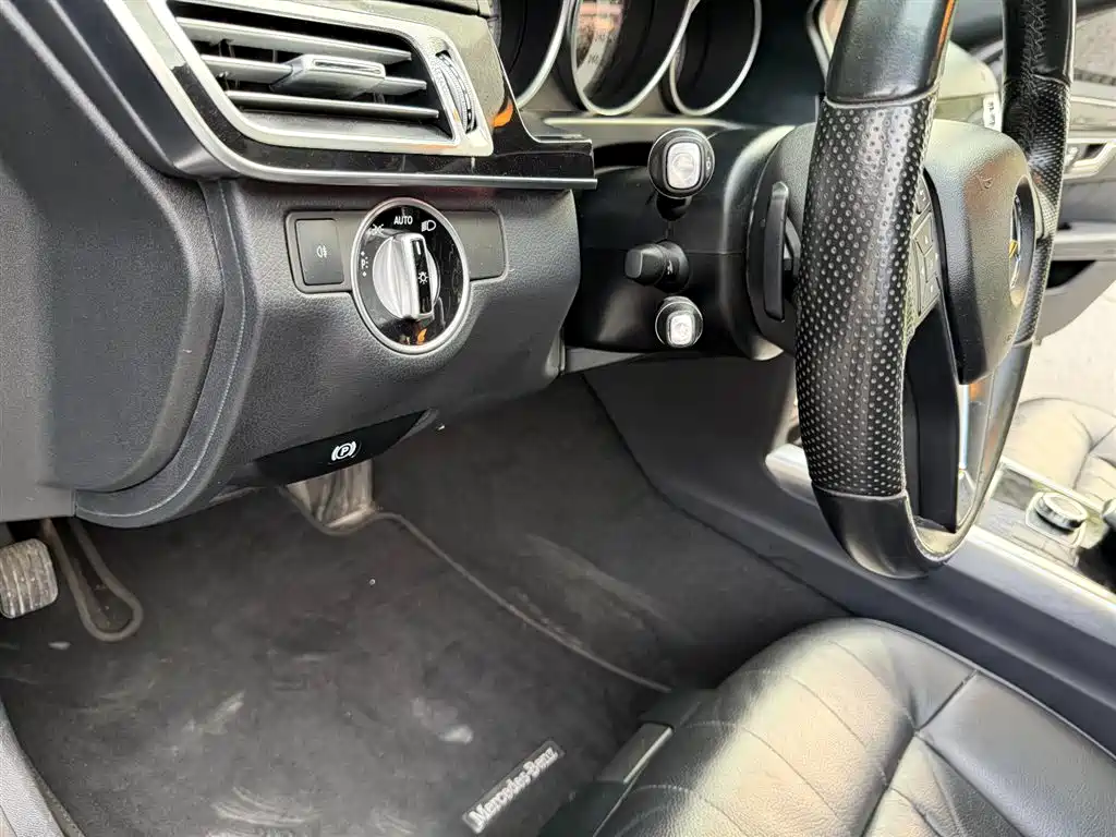 Mercedes-Benz E-Class 2015 — фото 21