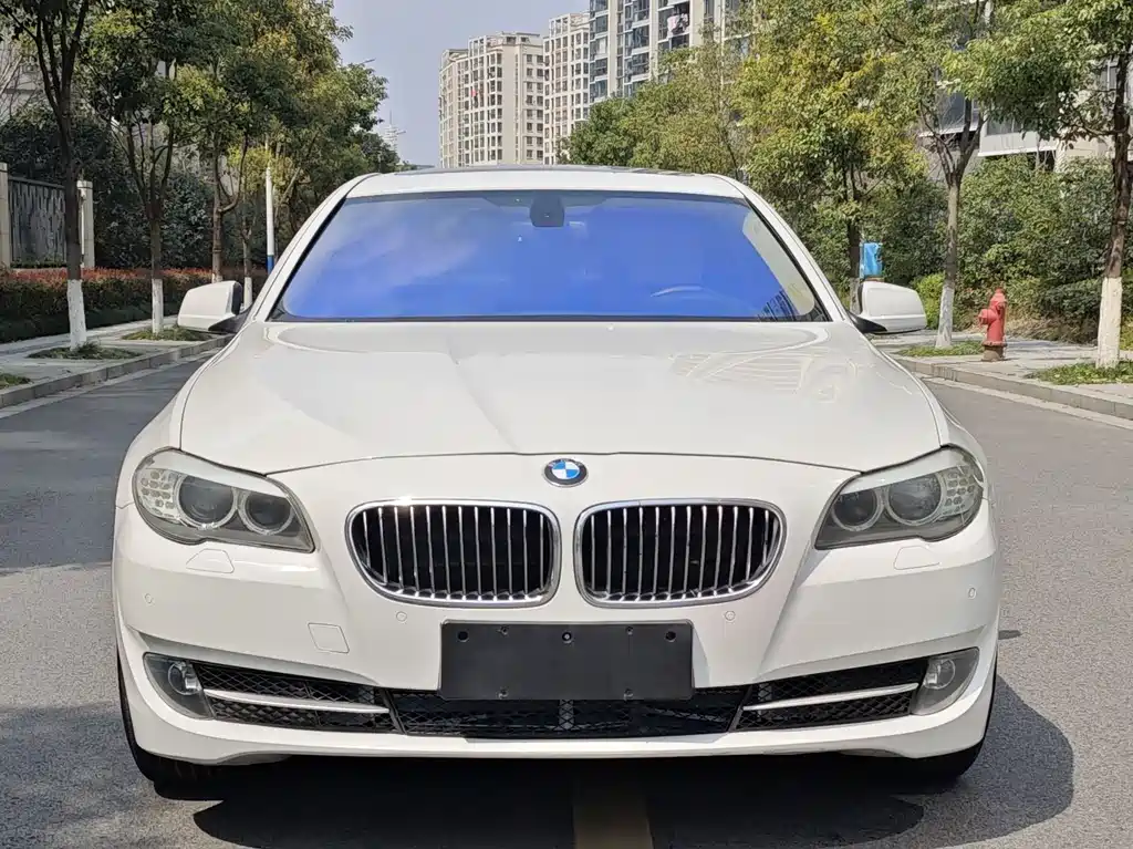 BMW 5 Series 2012 — фото 8