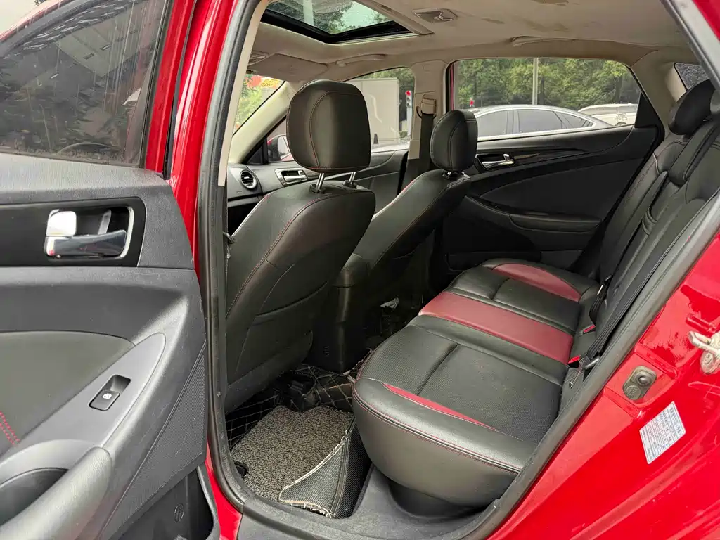 Changan Eado XT 2015 — фото 7