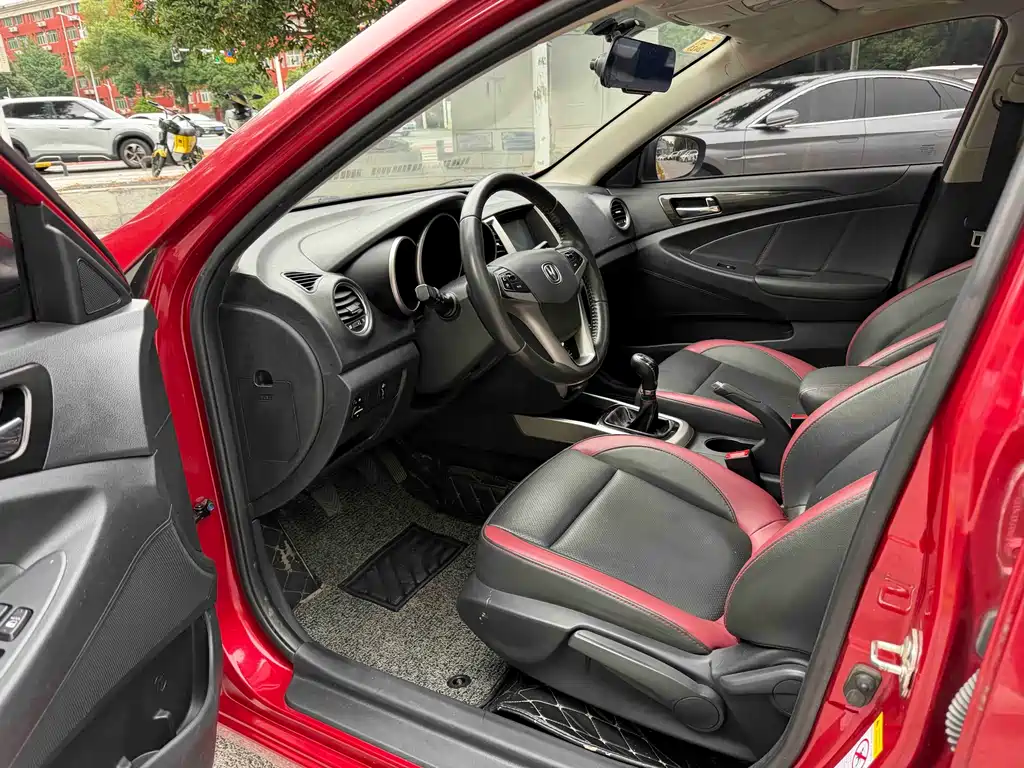 Changan Eado XT 2015 — фото 8