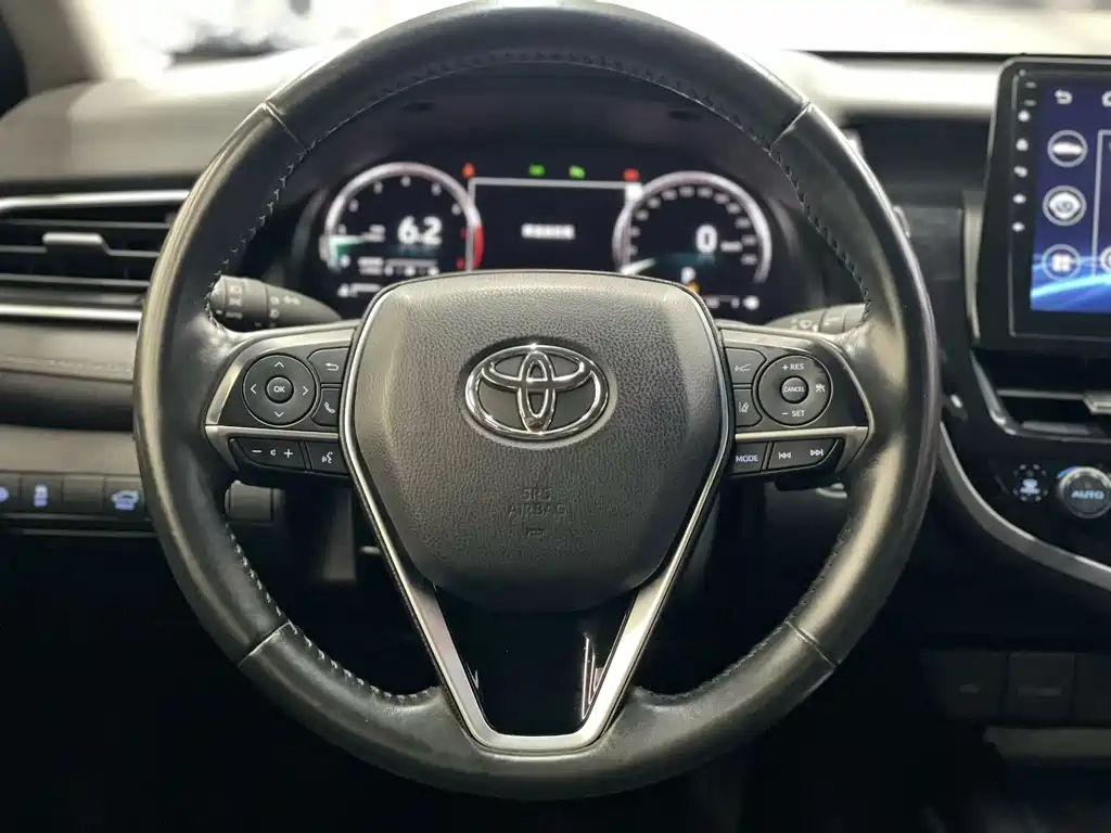 Toyota Camry 2022 — фото 7