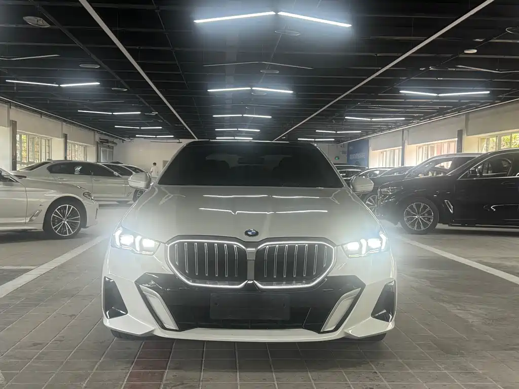 BMW 5 Series 2024