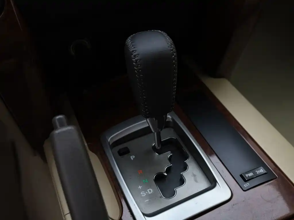 Toyota Land Cruiser 2015 — фото 24