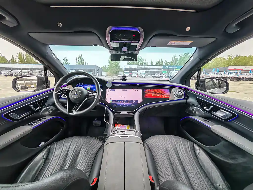 Mercedes-Benz EQS SUV 2023 — фото 9