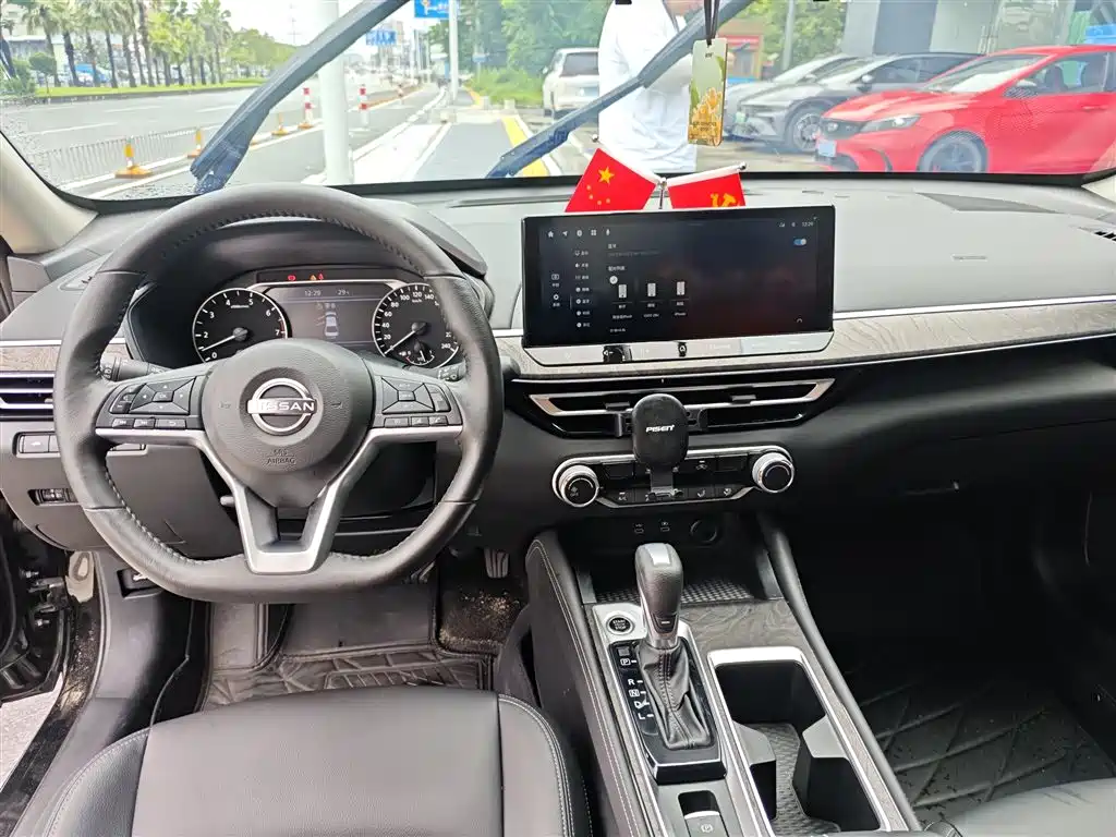 Nissan Teana 2025